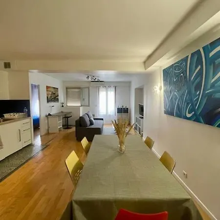 Grand T2 Pont Des Demoiselles Apartmán *